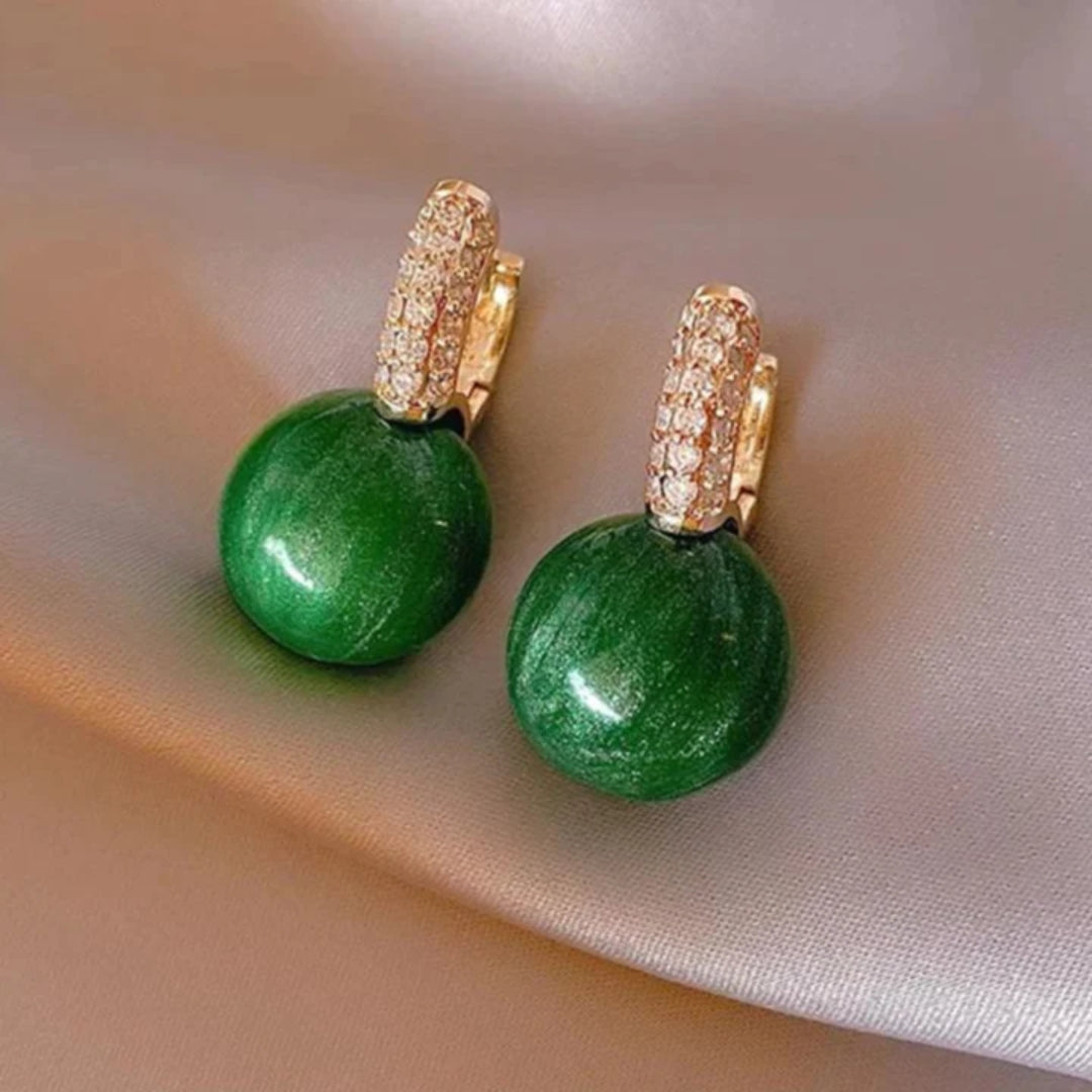 Elegant green pearl earrings