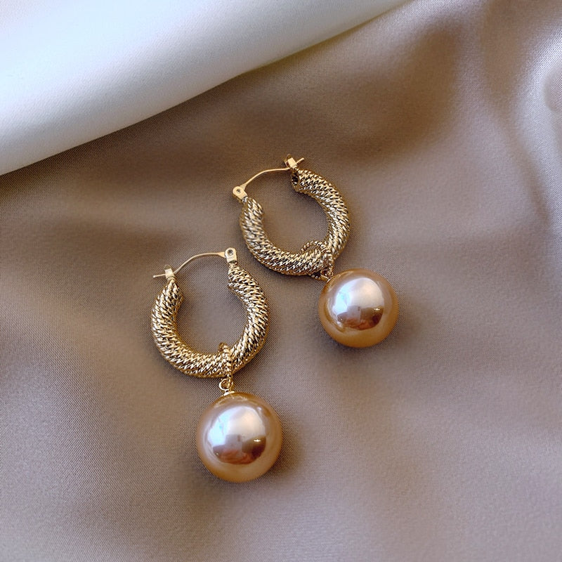 Precious pearl earrings