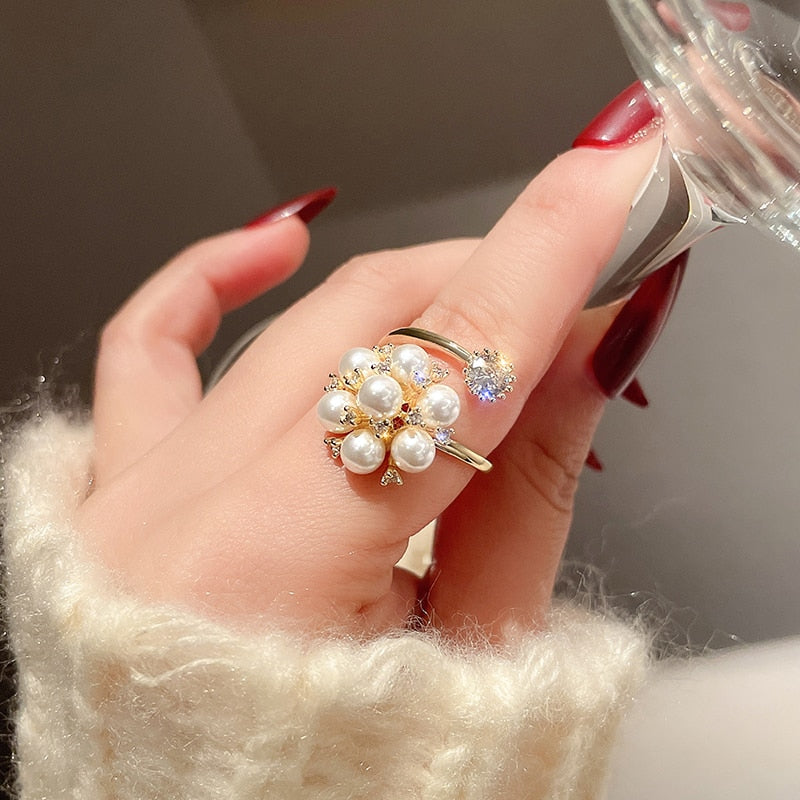 Sweet adjustable ring with pearls