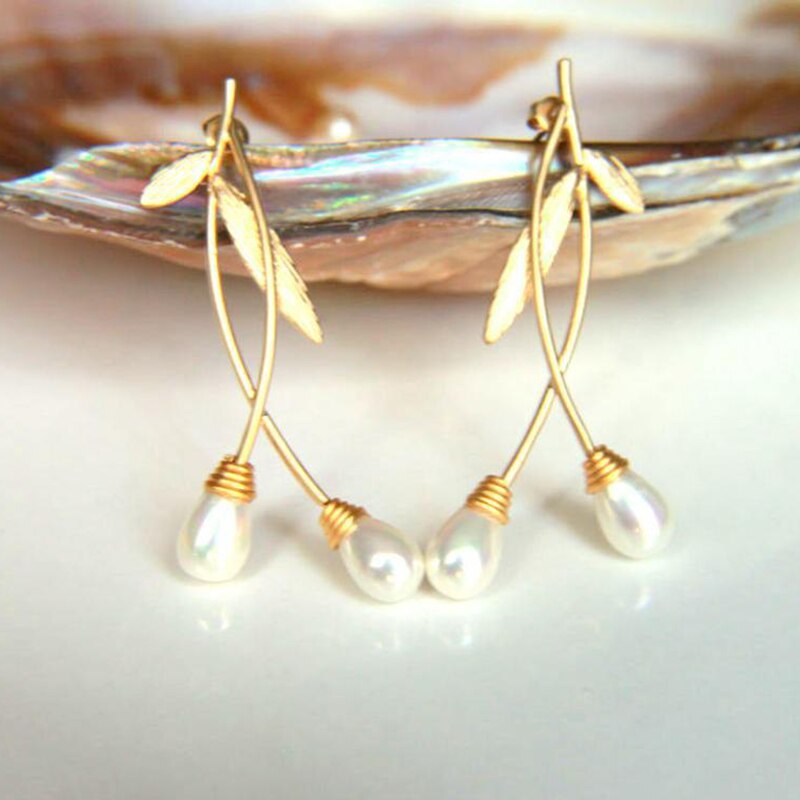 Pearl leaf earrings