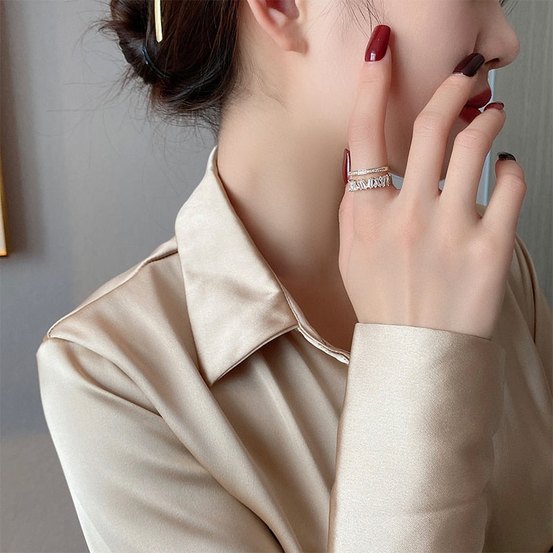 Luxury ring with zirconia opening