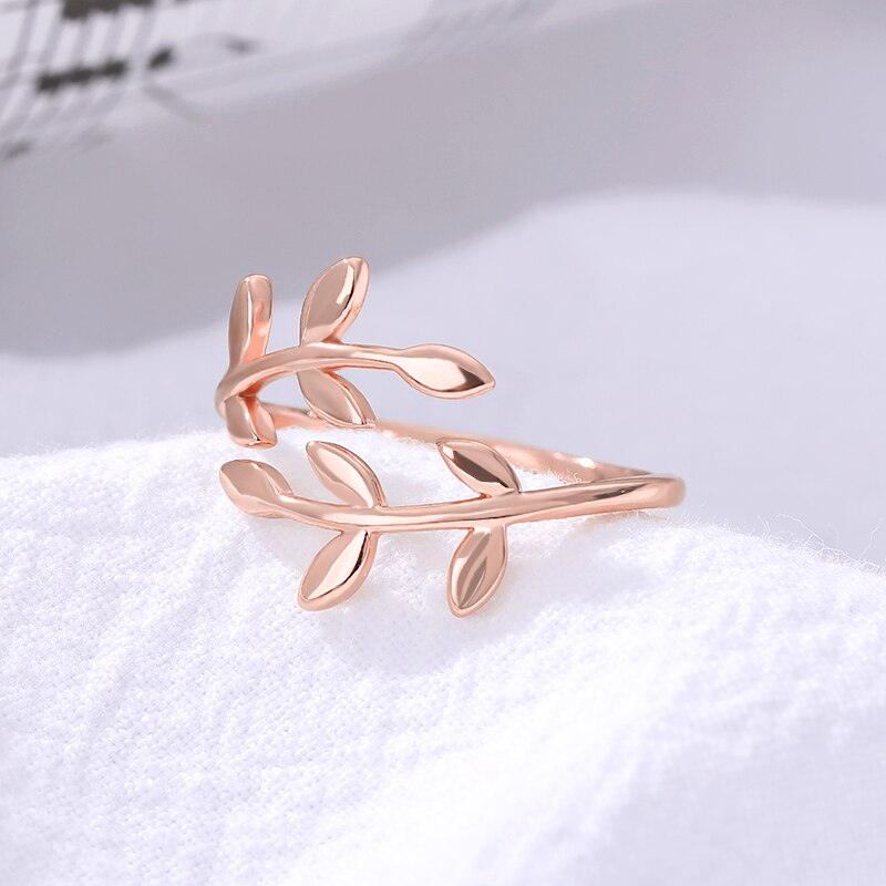 Adjustable leaf ring