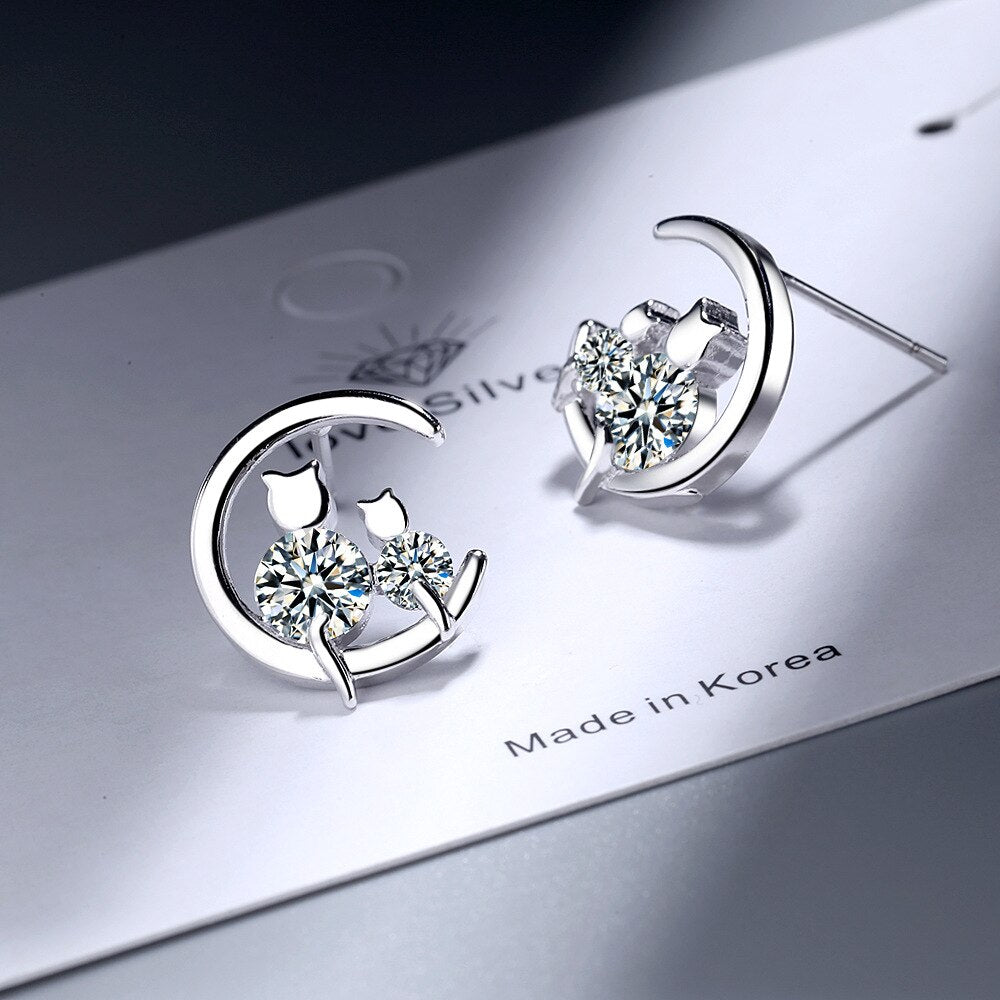 Kitten earrings with zircons