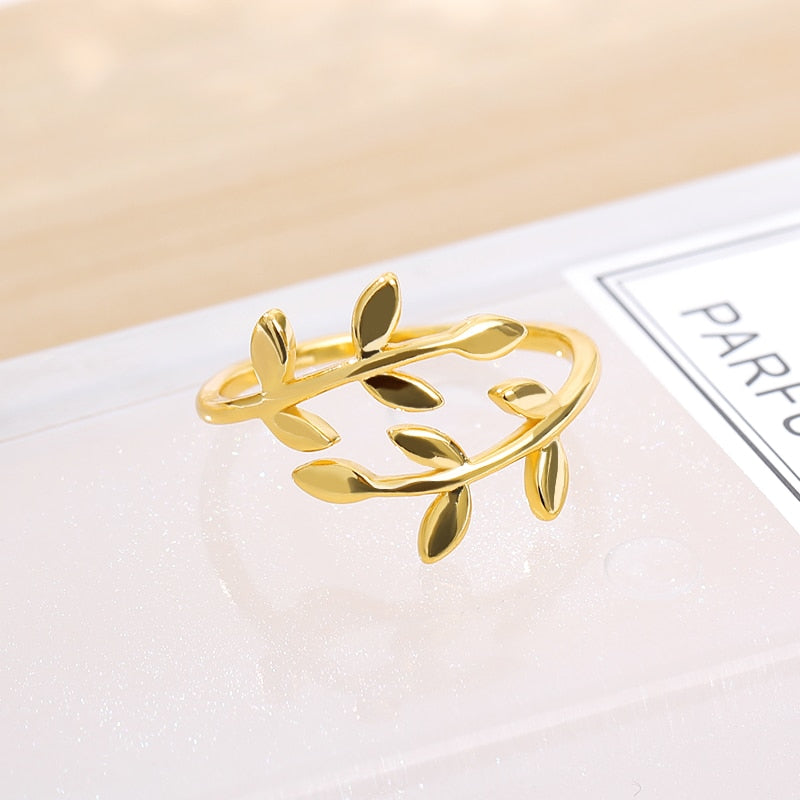 Adjustable leaf ring