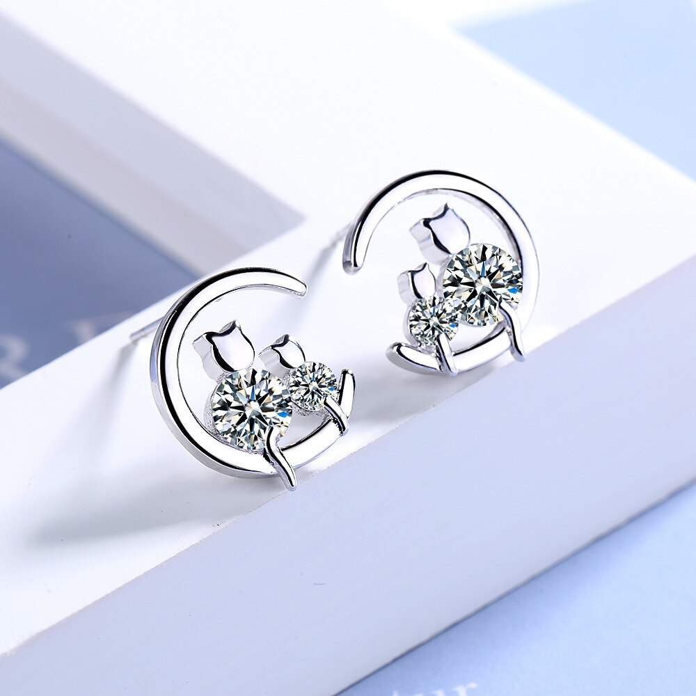 Kitten earrings with zircons