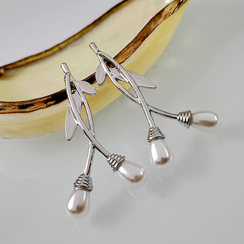 Pearl leaf earrings