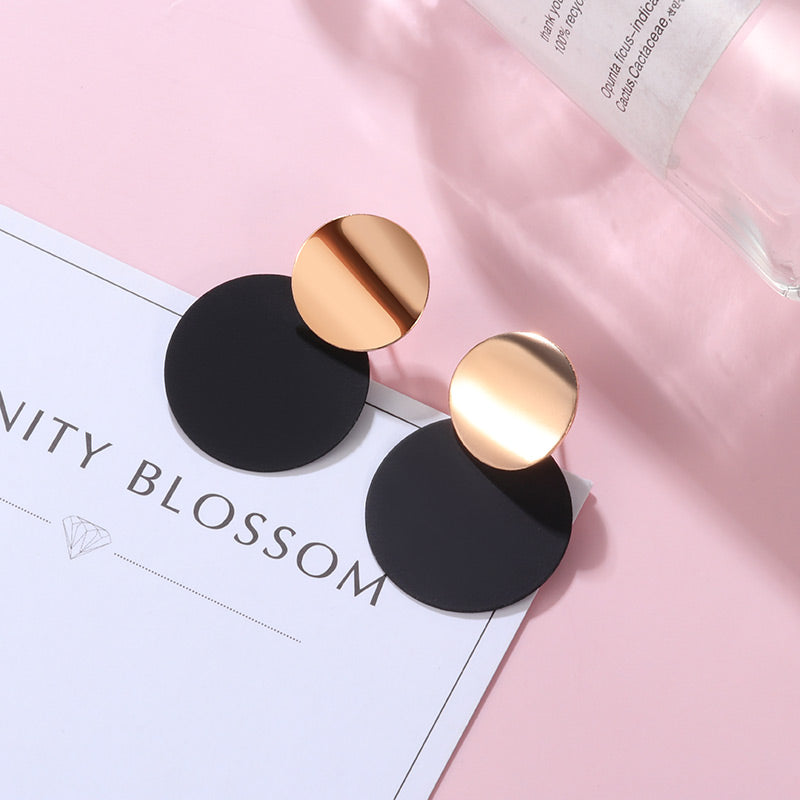 Dark luxury minimalist earrings
