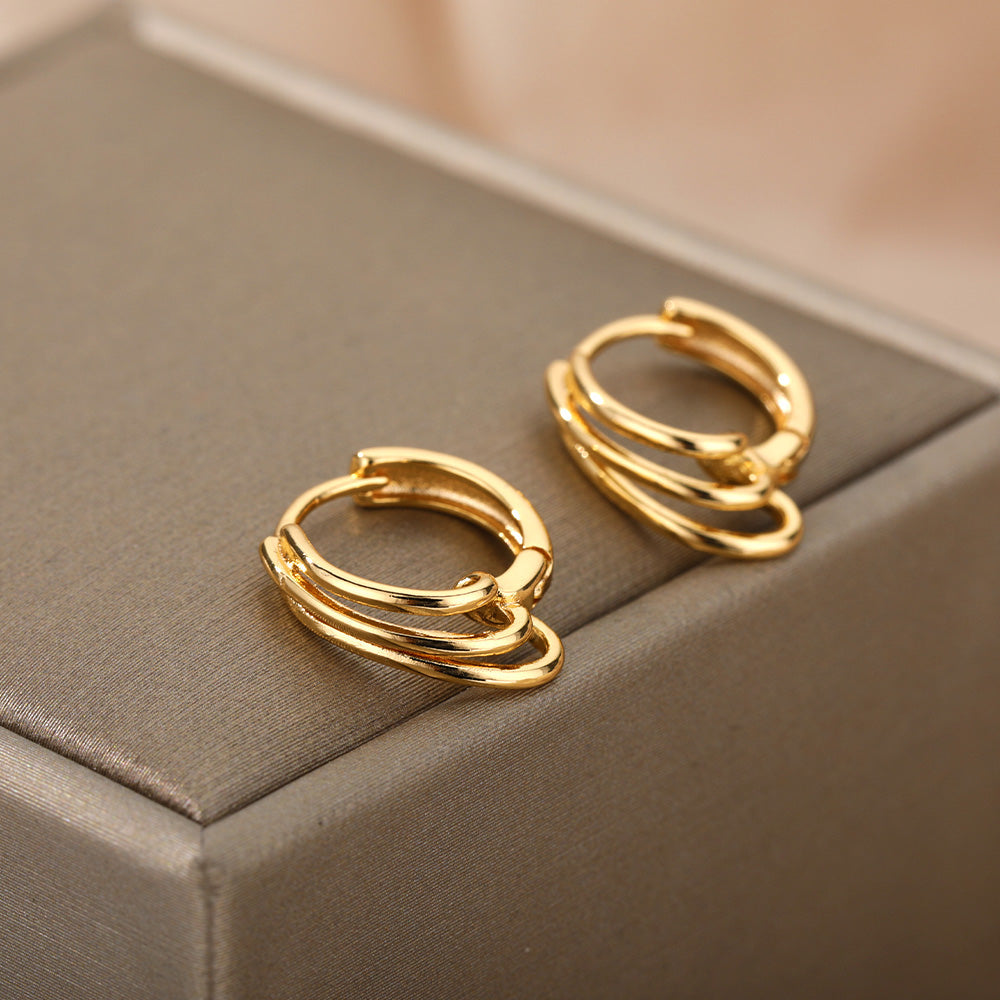 Round minimalist earrings