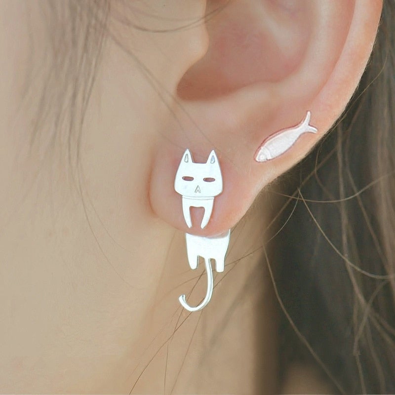 Climbing cat earring