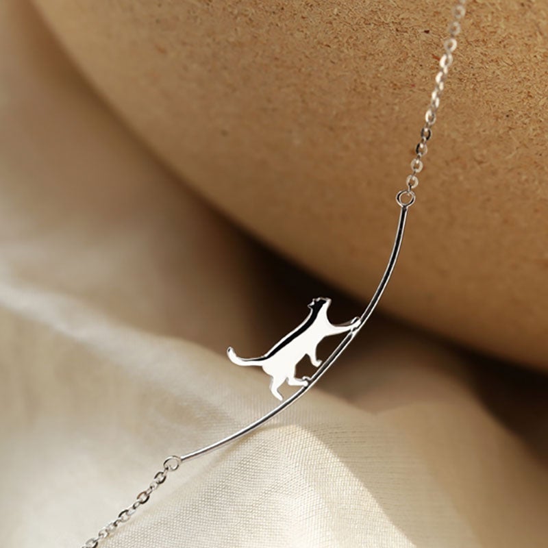 Climbing cat collar