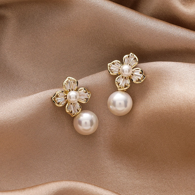 Pearl petal earrings