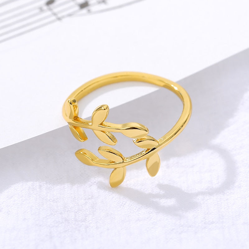 Adjustable leaf ring
