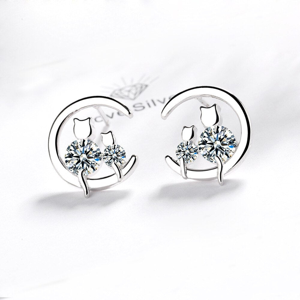 Kitten earrings with zircons