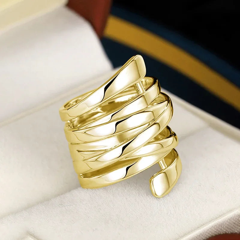 Curved line | Layered ring