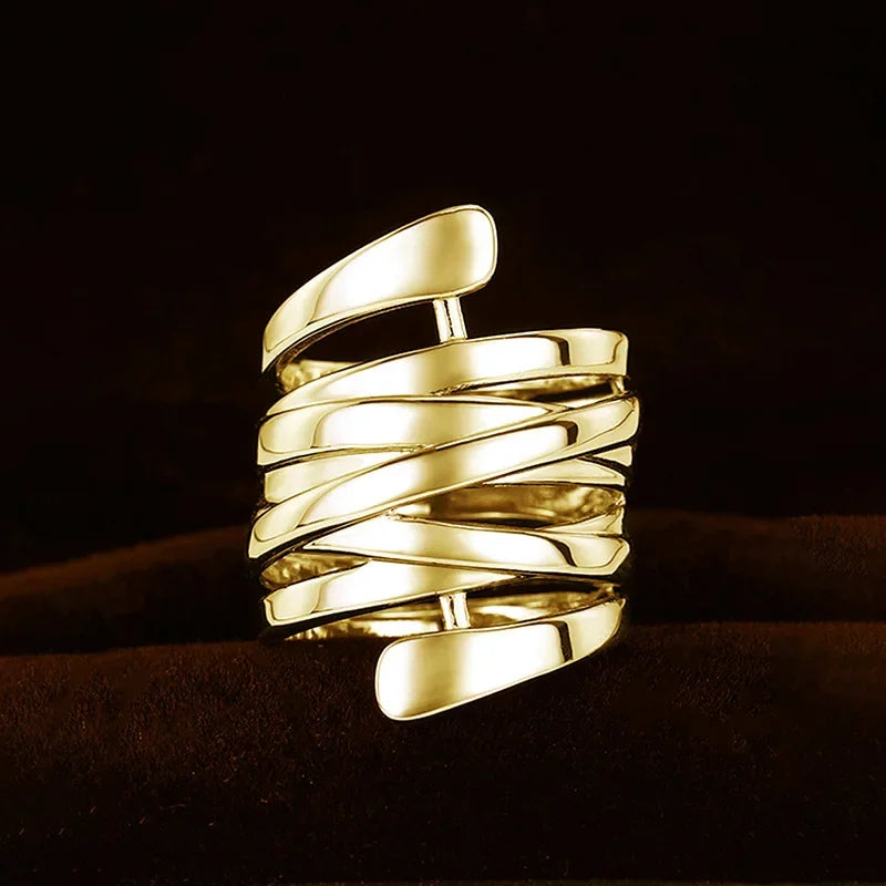 Curved line | Layered ring