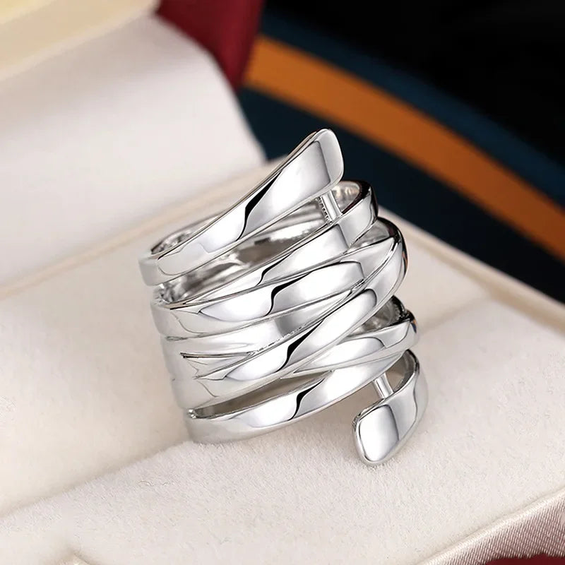 Curved line | Layered ring