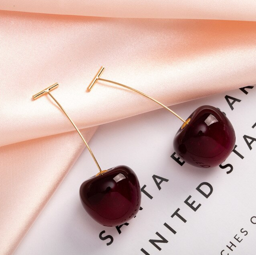 Luxury earrings with red cherries
