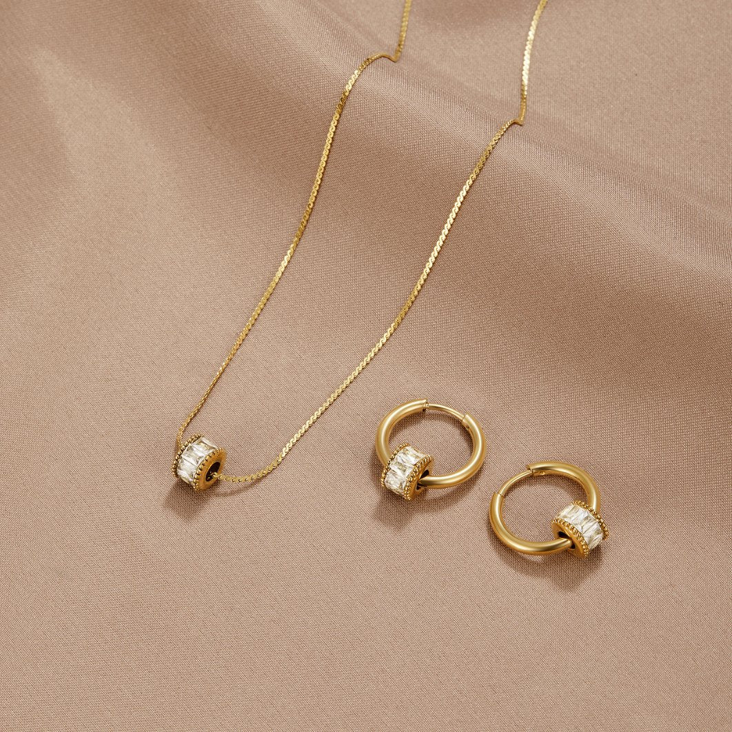 Gigi crystal necklace