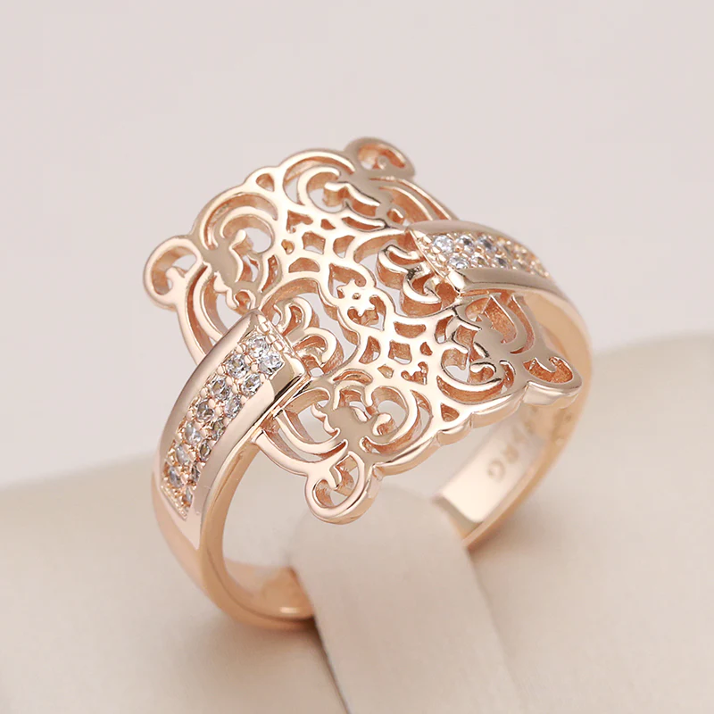 Elegant golden ivy ring