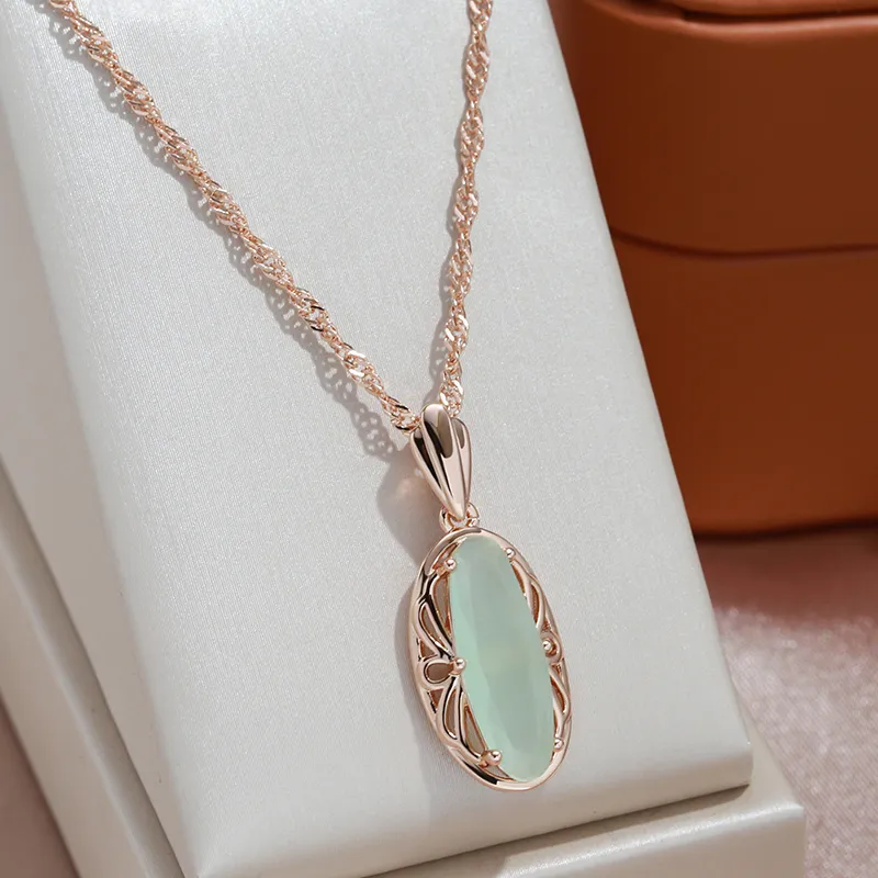 Elegant golden green crystal necklace