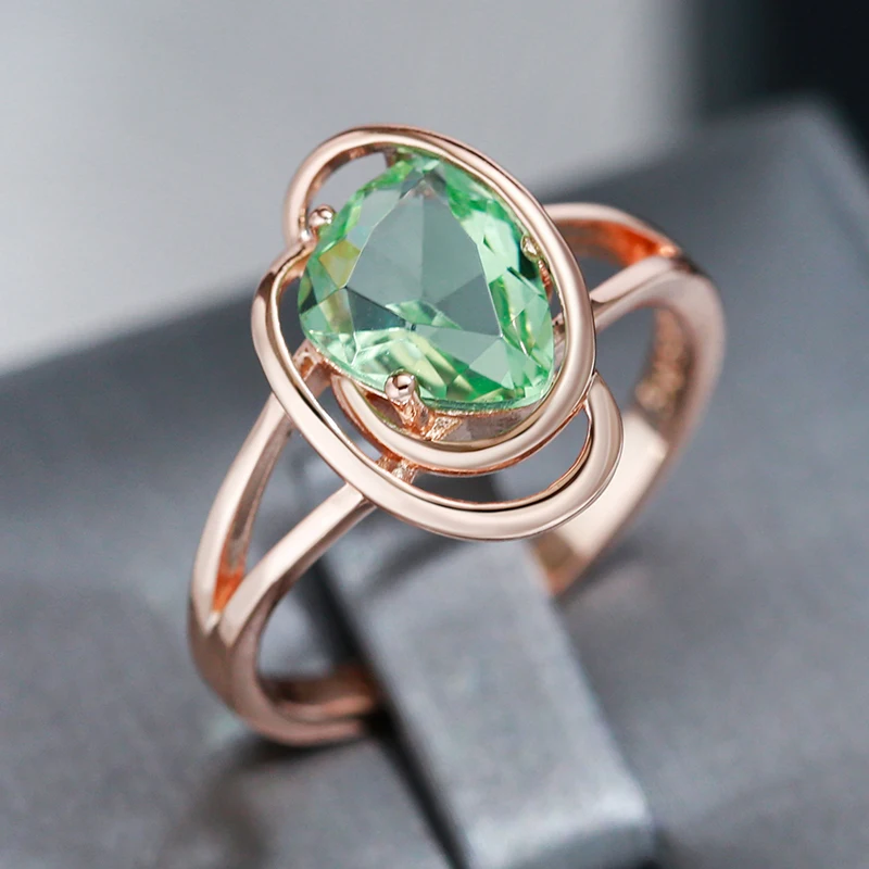 Elegant turquoise crystal ring