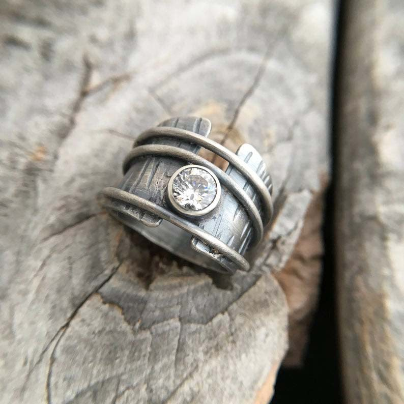 Crystal inlaid ring