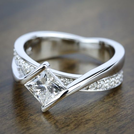 Cubic diamond ring