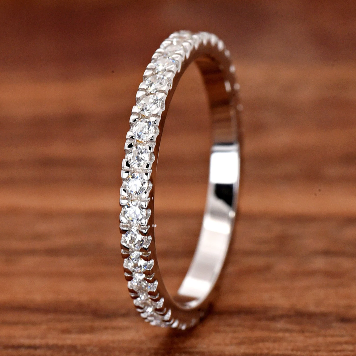 Fine shiny ring