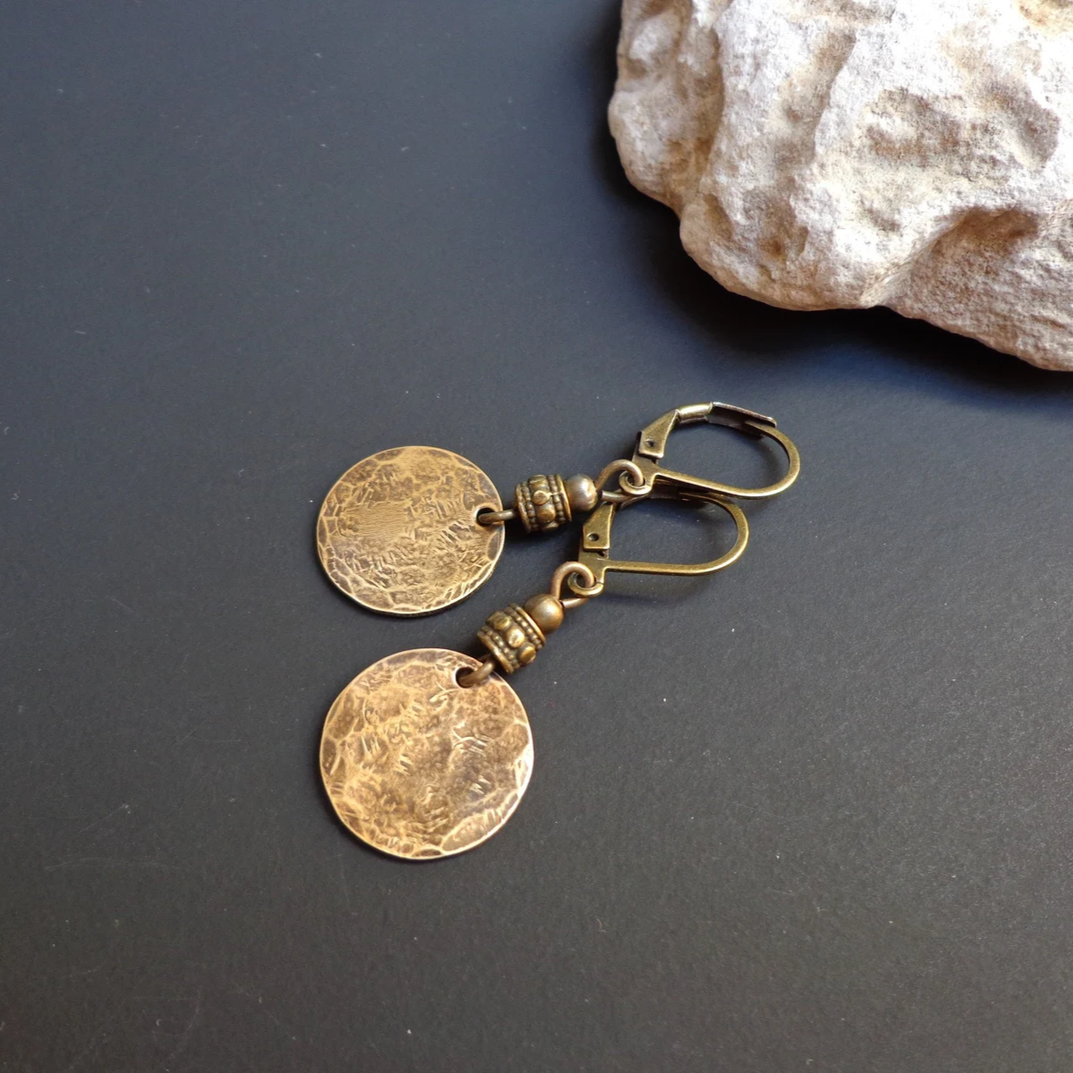 Round golden earrings