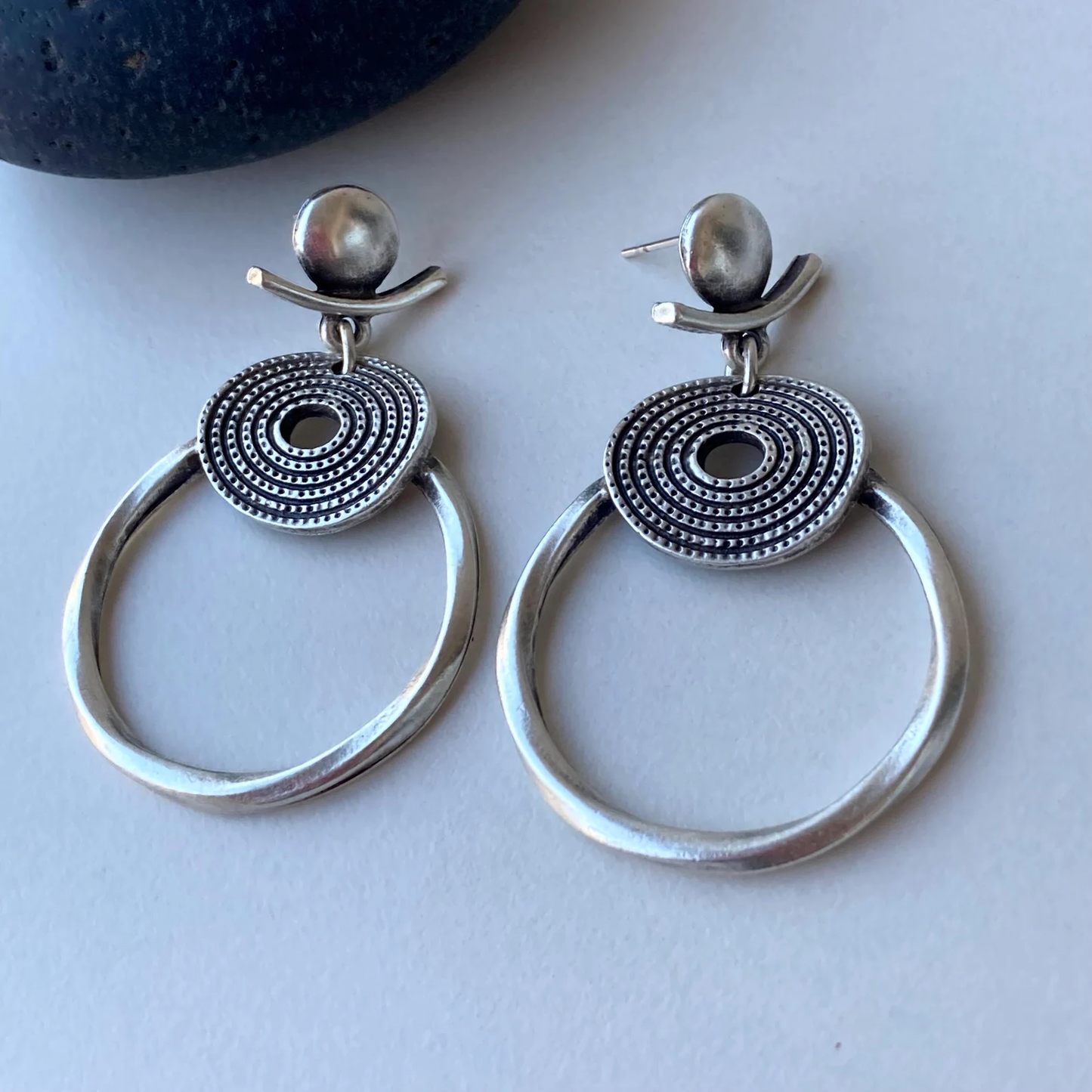 Hoop earrings with silver beads