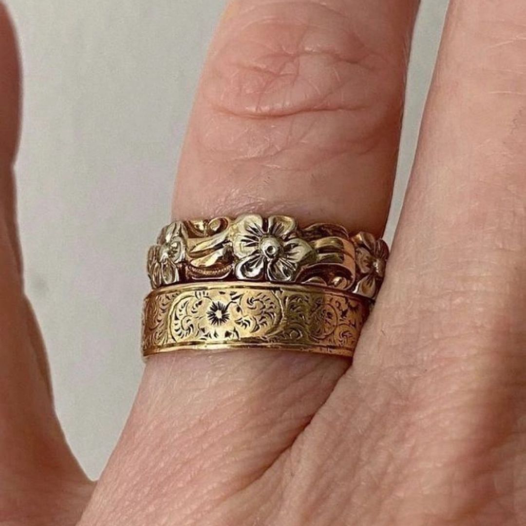 Gold floral ring set