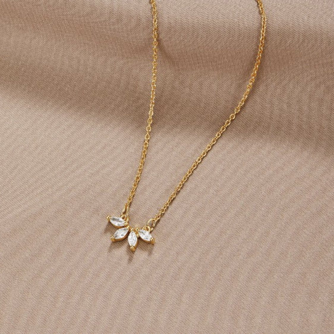Omelia crystal leaf necklace