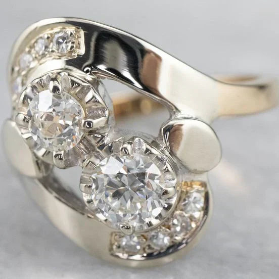 Shiny wavy ring