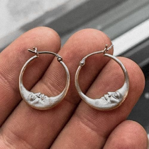 Moon-shaped hoop earrings