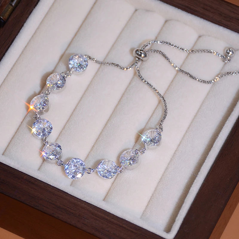 Luxury bracelet with zircons