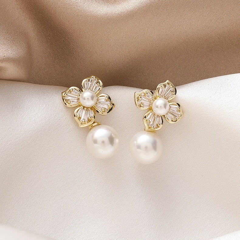 Pearl petal earrings