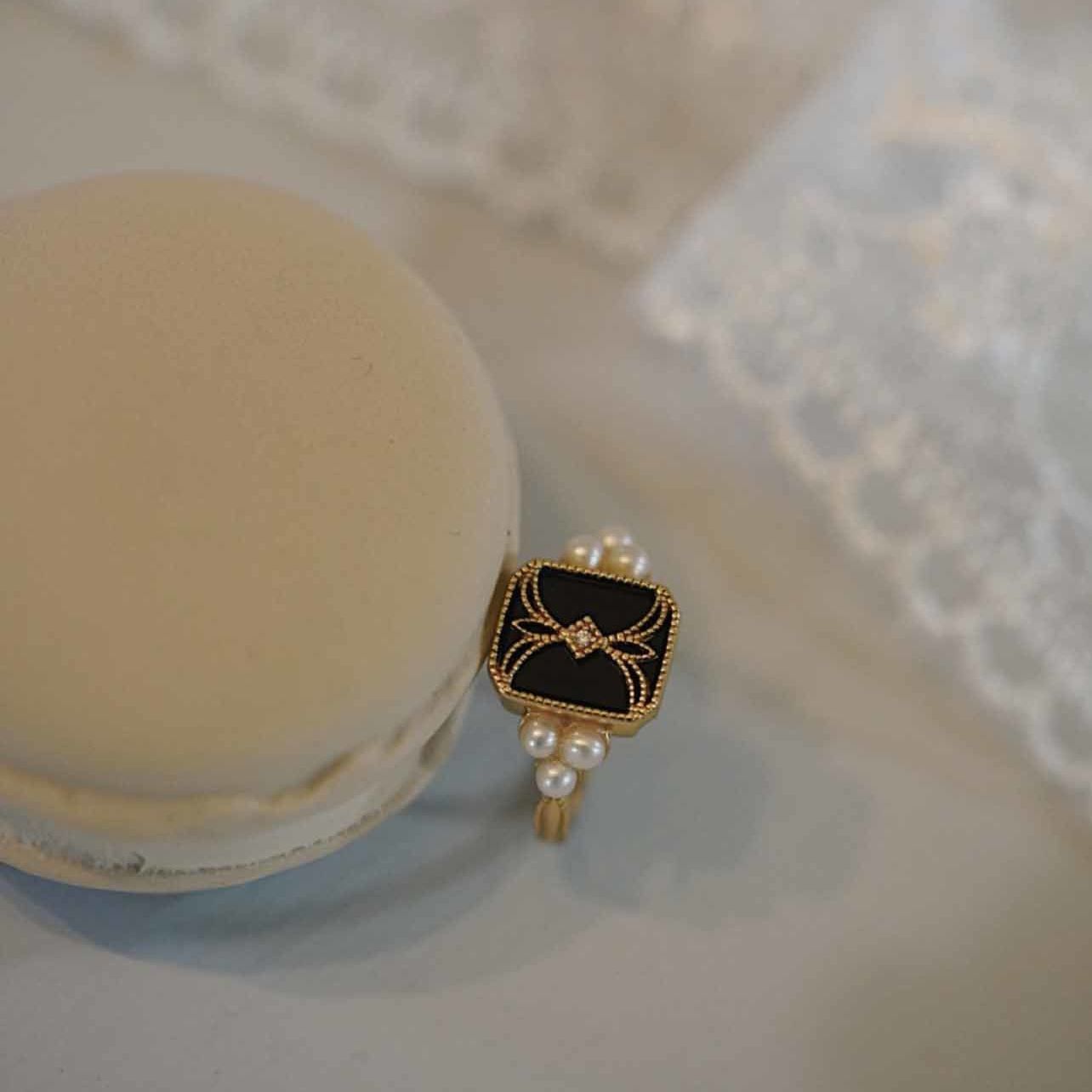 Adjustable black onyx pearl ring