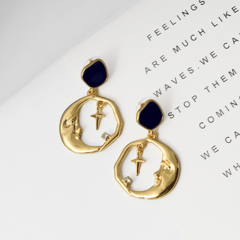 Half-moon earrings