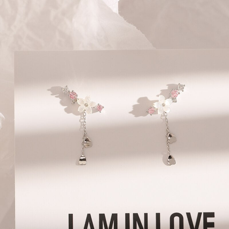 Crystal earrings with floral design