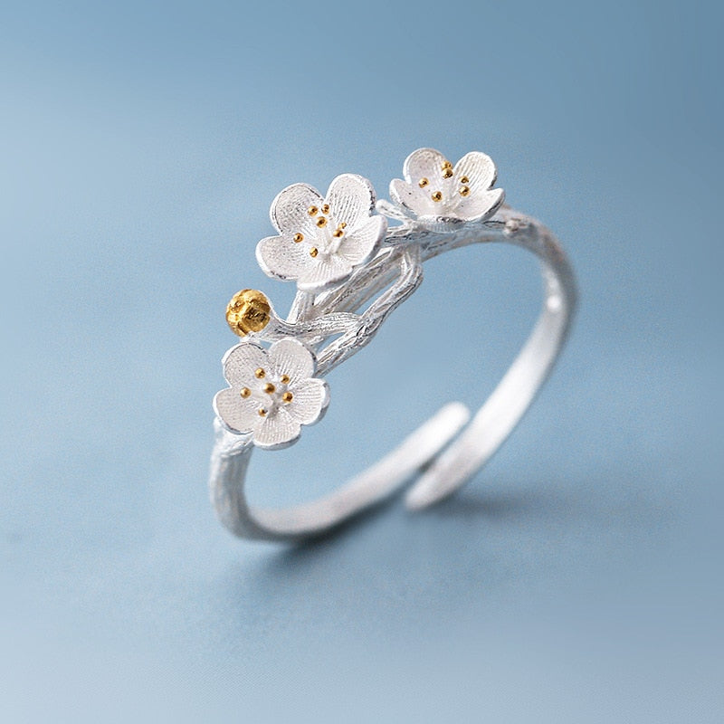 Silver flower ring