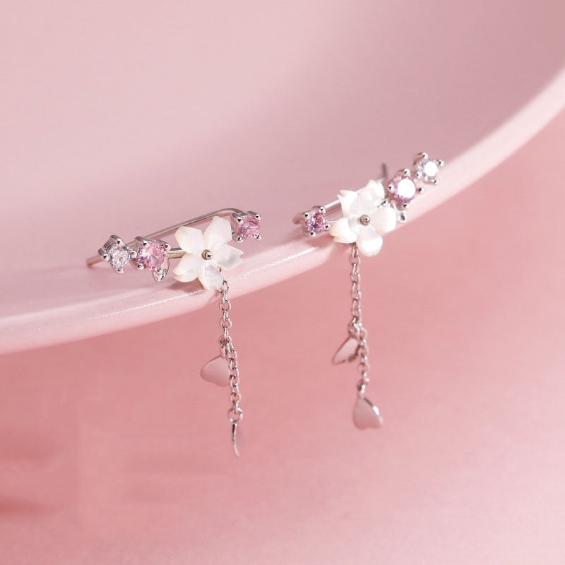 Crystal earrings with floral design
