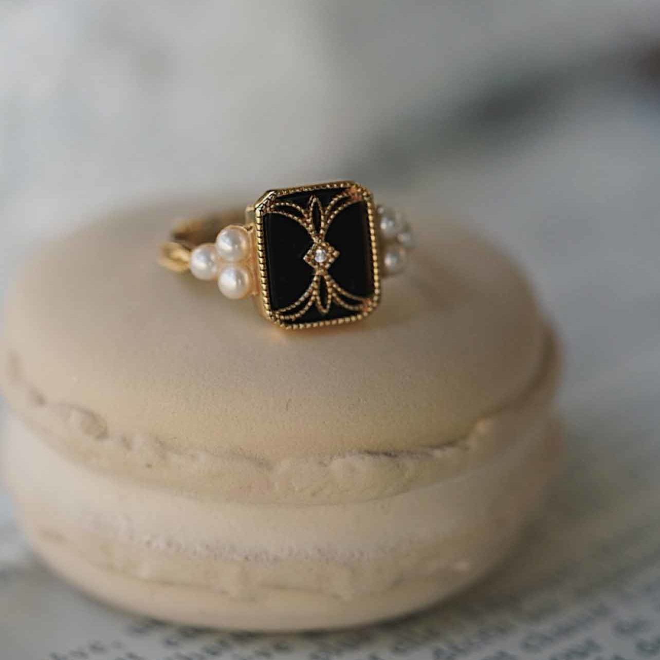 Adjustable black onyx pearl ring