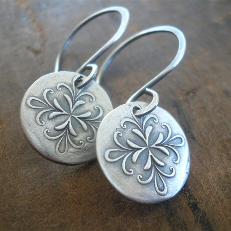 Round silver earrings