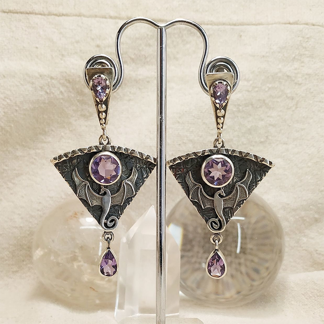 Violet zirconia earrings