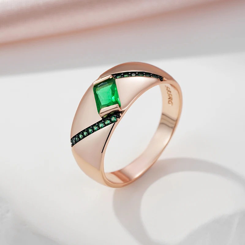 Elegant luminous green crystal ring