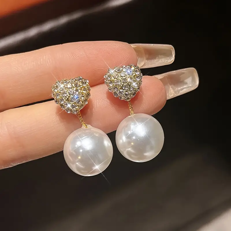 Elegant glitter earrings with pearl