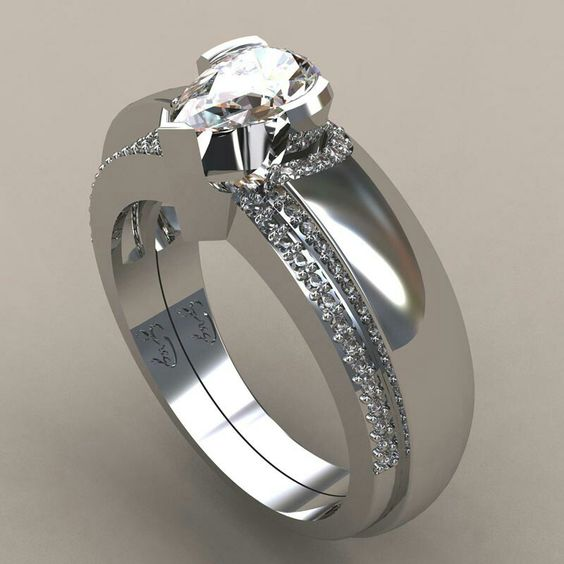 Ring with crystals