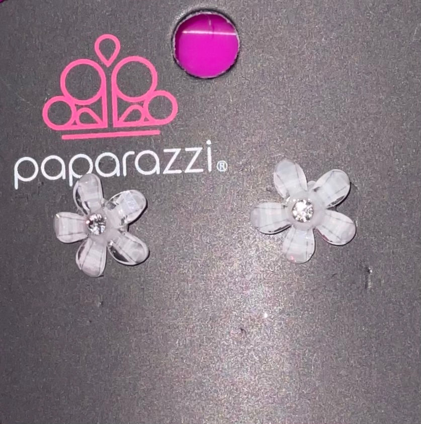 Flower Starlet Shimmer Earrings Paparazzi