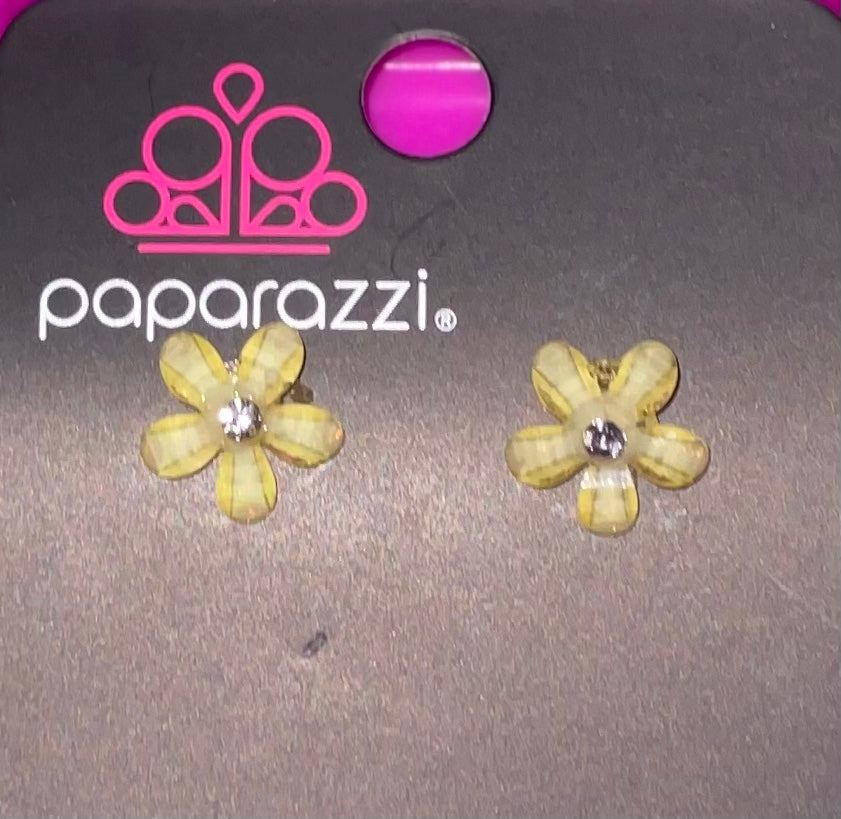 Flower Starlet Shimmer Earrings Paparazzi