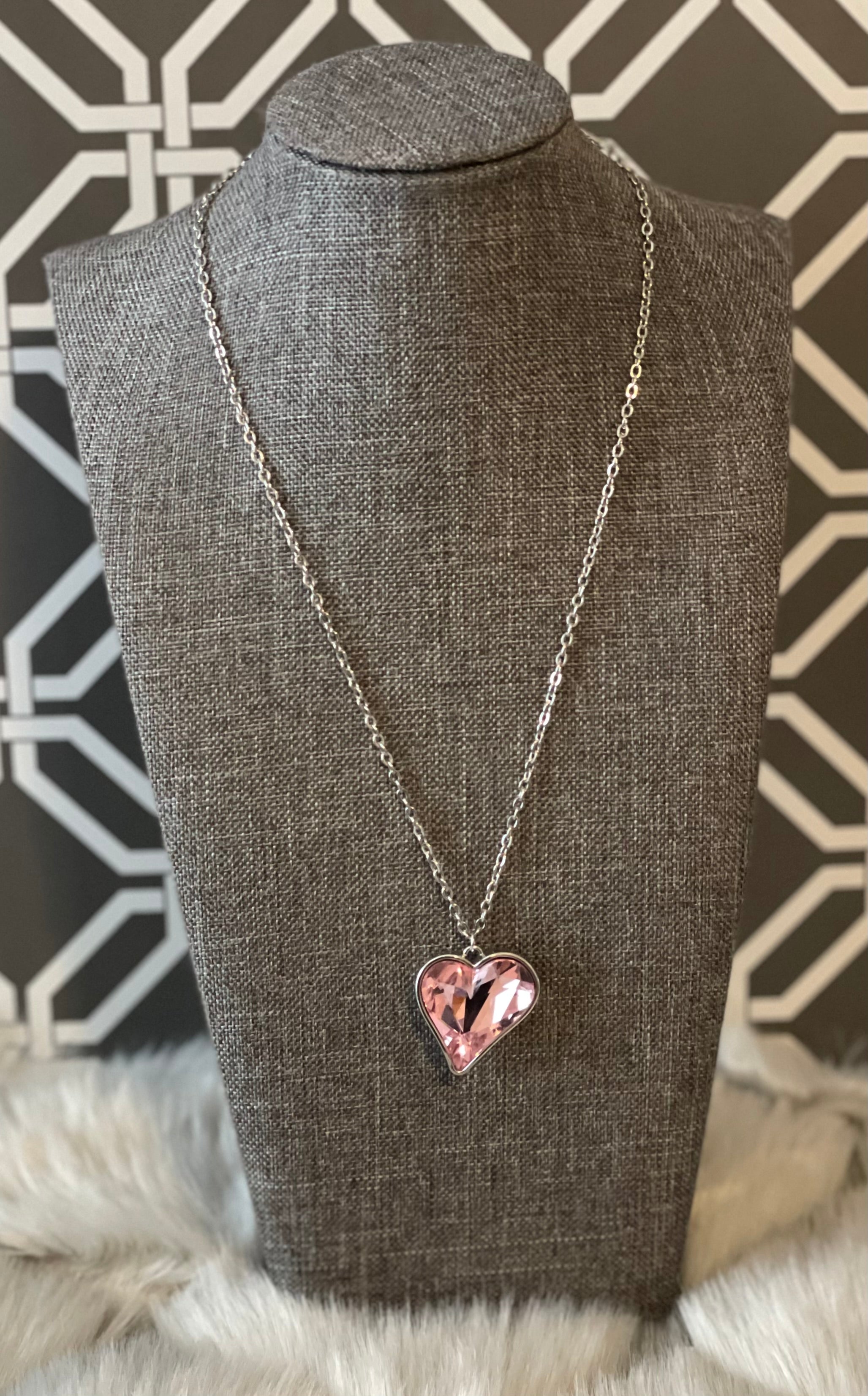 Heart Flutter Pink Necklace Paparazzi